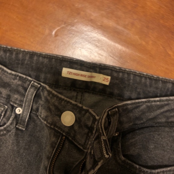 Levi’s Black Skinny Jeans - Picture 2 of 2